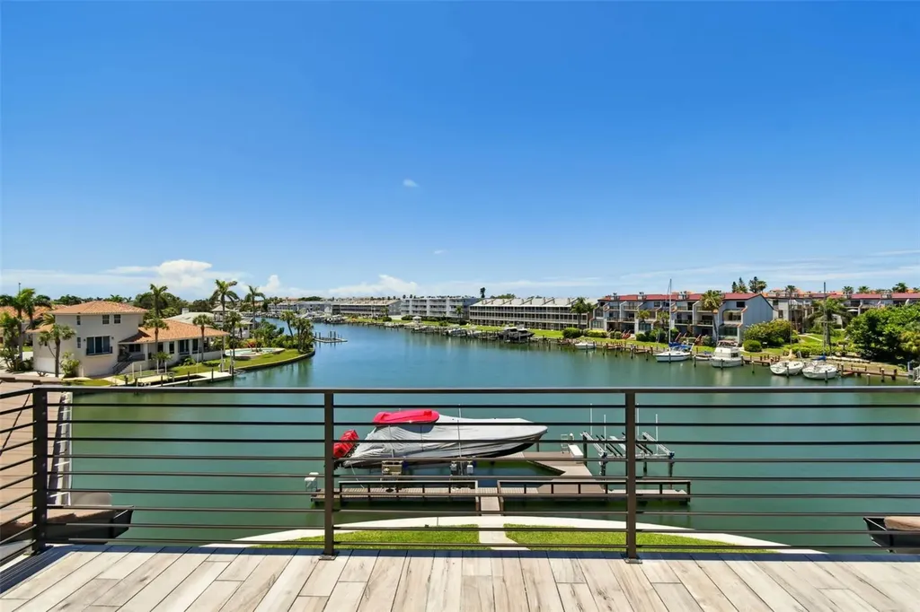 206 6th Street E Tierra Verde FL 33715