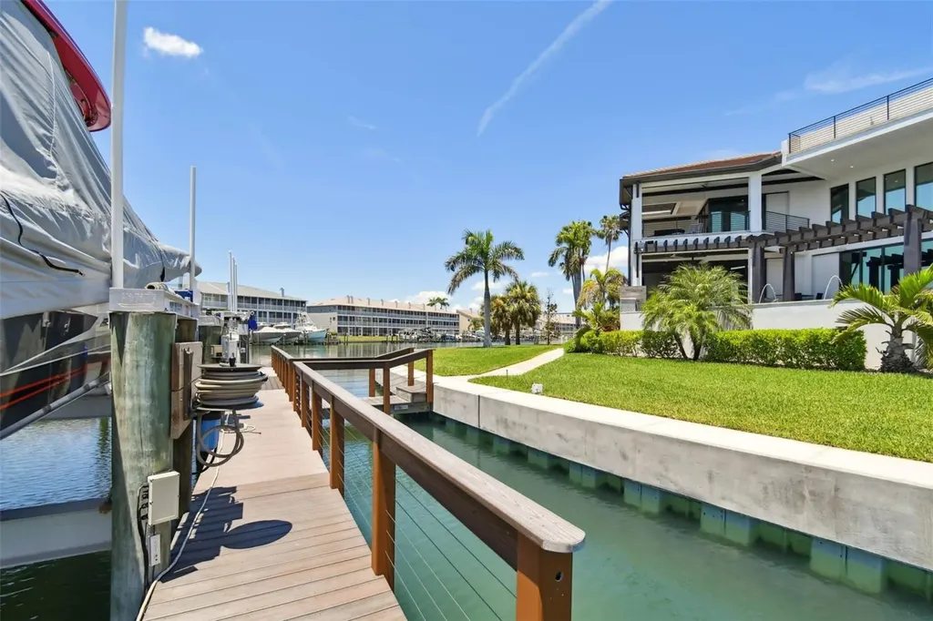 206 6th Street E Tierra Verde FL 33715