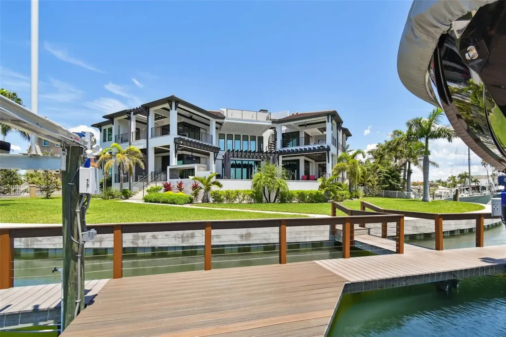 206 6th Street E Tierra Verde FL 33715