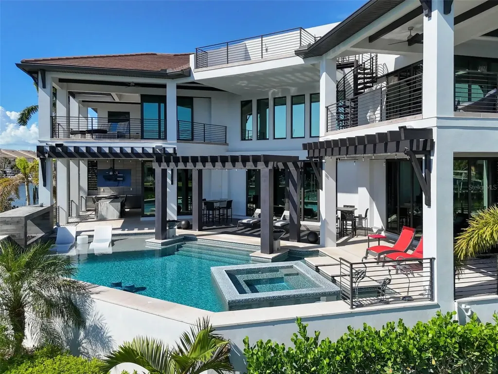206 6th Street E Tierra Verde FL 33715
