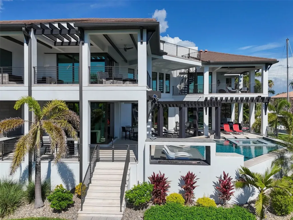 206 6th Street E Tierra Verde FL 33715