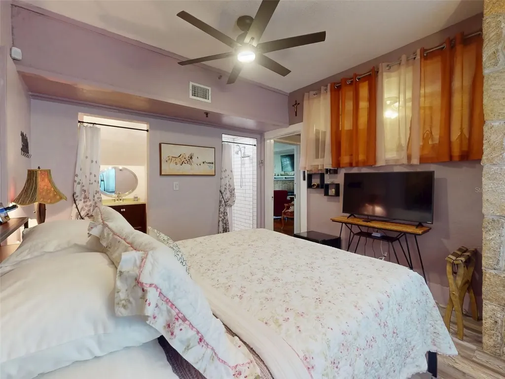 544 S Palmetto Avenue Daytona Beach FL 32114