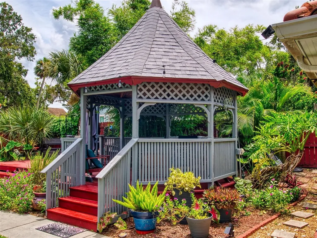 544 S Palmetto Avenue Daytona Beach FL 32114