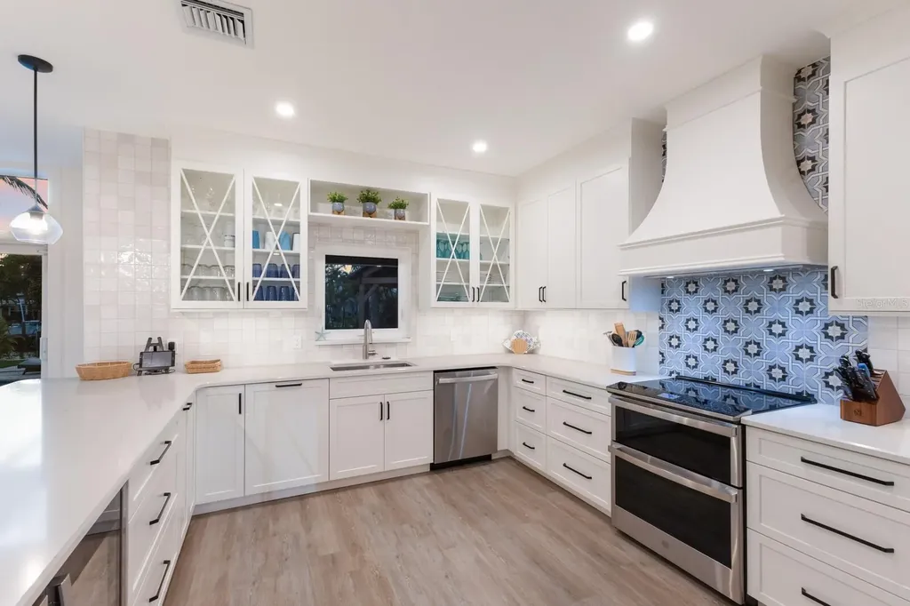 212 Oak Avenue Anna Maria FL 34216