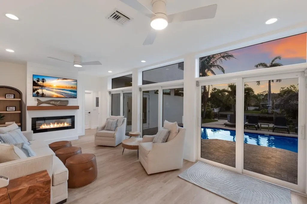 212 Oak Avenue Anna Maria FL 34216