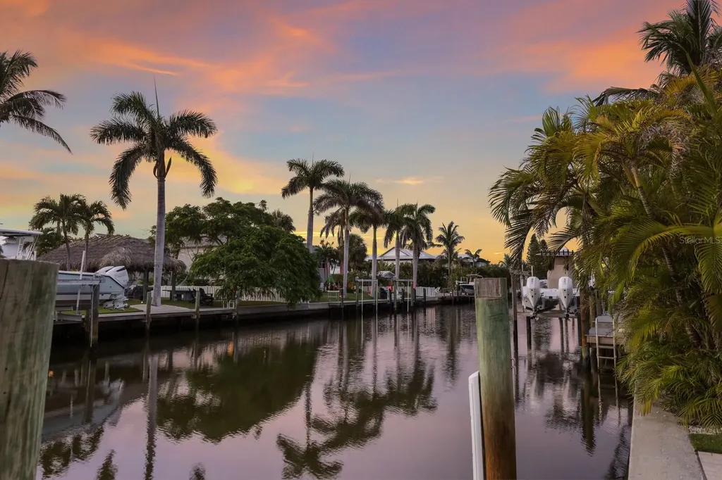 212 Oak Avenue Anna Maria FL 34216