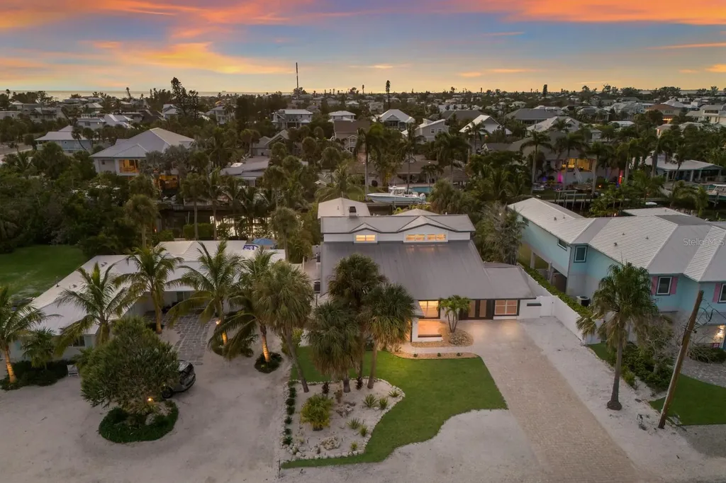 212 Oak Avenue Anna Maria FL 34216