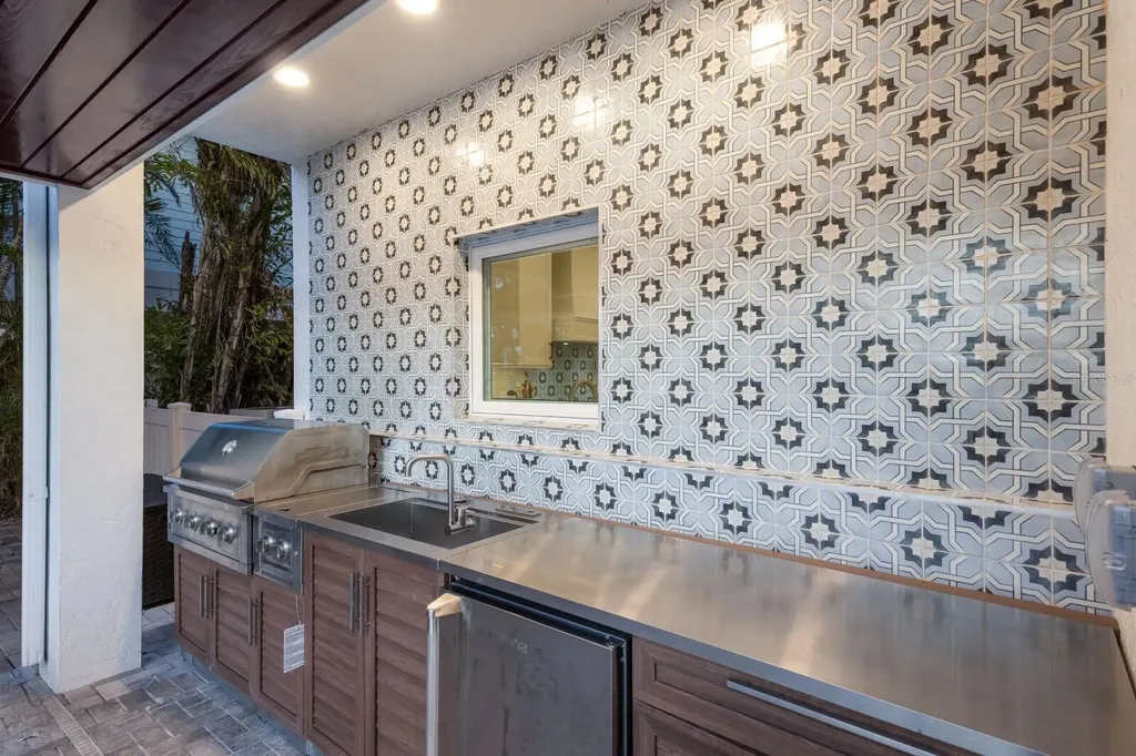 212 Oak Avenue Anna Maria FL 34216