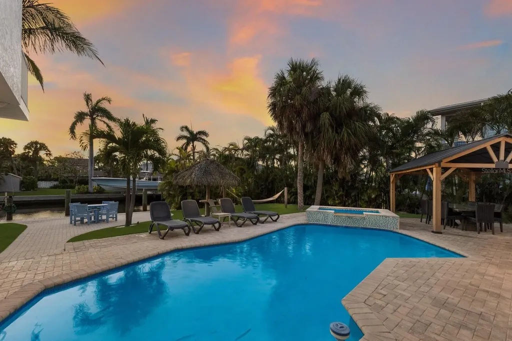 212 Oak Avenue Anna Maria FL 34216