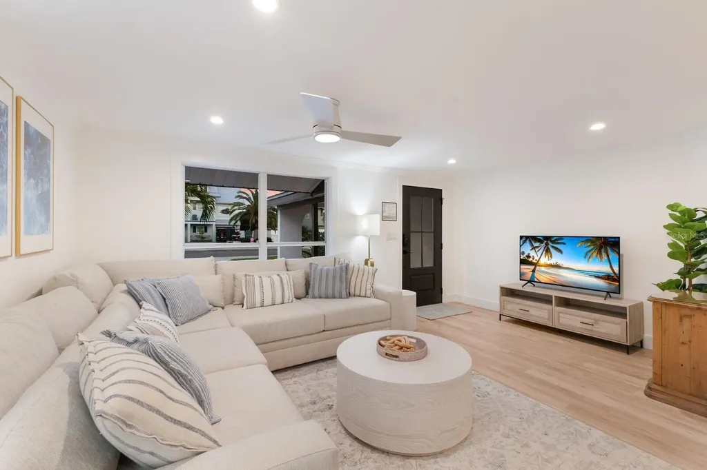 212 Oak Avenue Anna Maria FL 34216