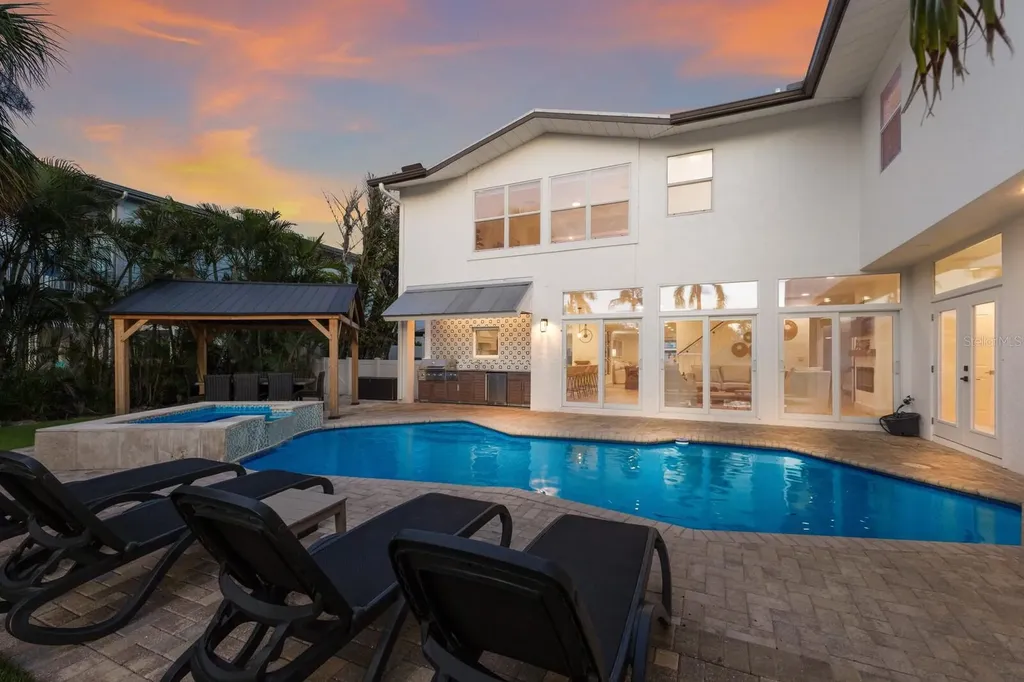 212 Oak Avenue Anna Maria FL 34216