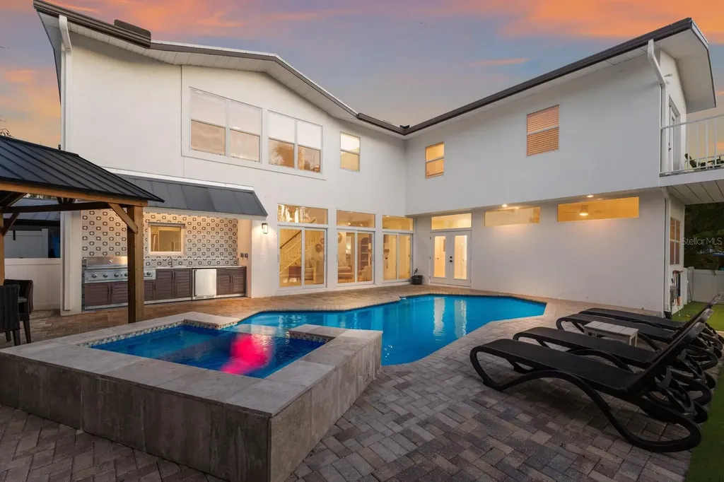 212 Oak Avenue Anna Maria FL 34216