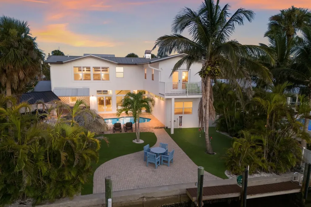 212 Oak Avenue Anna Maria FL 34216