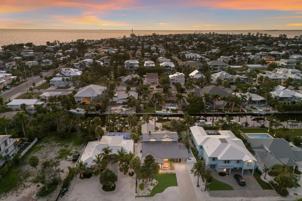 212 Oak Avenue Anna Maria FL 34216
