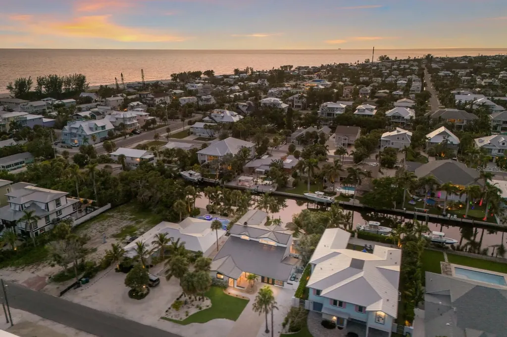 212 Oak Avenue Anna Maria FL 34216