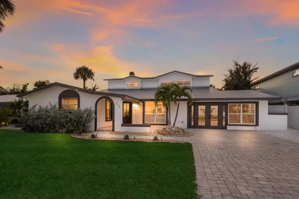 212 Oak Avenue Anna Maria FL 34216