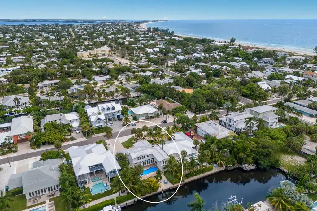 212 Oak Avenue Anna Maria FL 34216