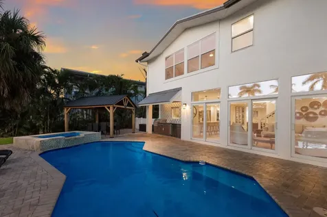 212 Oak Avenue Anna Maria FL 34216