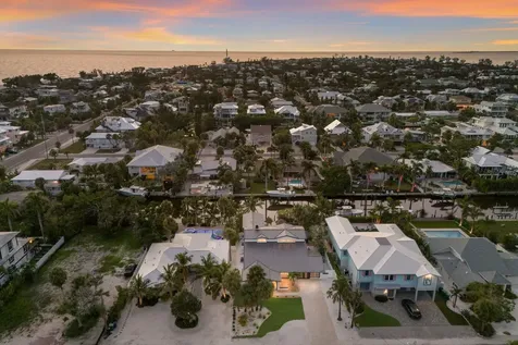 212 Oak Avenue Anna Maria FL 34216