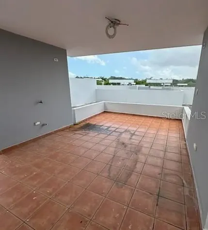 Apt. 203 Cond. Terrazas De Montecasino Toa Alta PR 00953