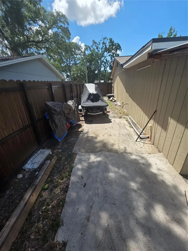 3612 Tamarix Drive Tampa FL 33619