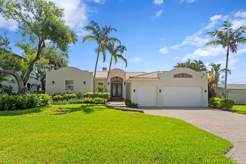 3265 Maple Street NE St Petersburg FL 33704