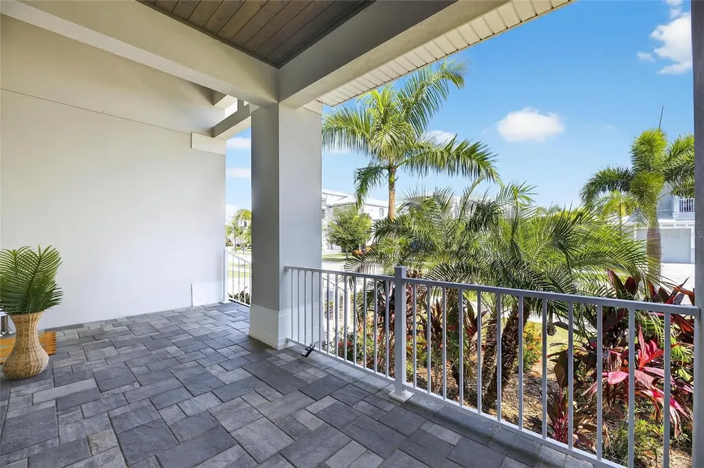 614 Pinckney Drive Apollo Beach FL 33572