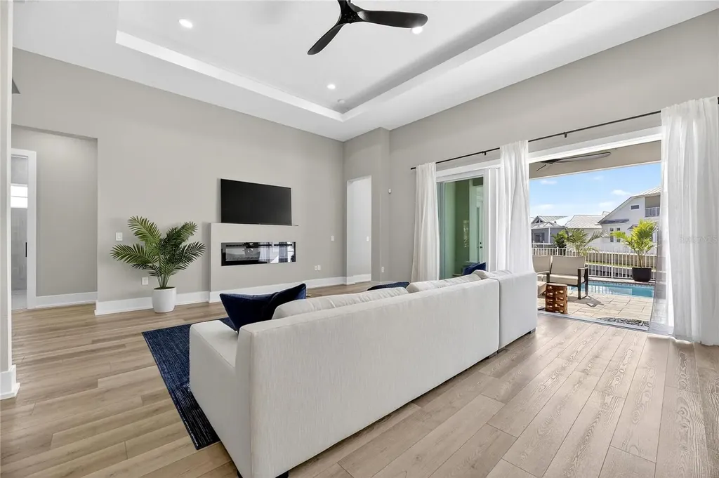 614 Pinckney Drive Apollo Beach FL 33572