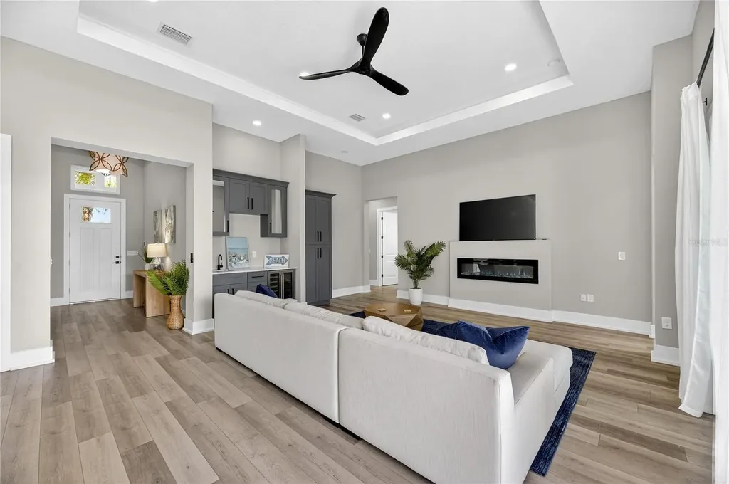 614 Pinckney Drive Apollo Beach FL 33572