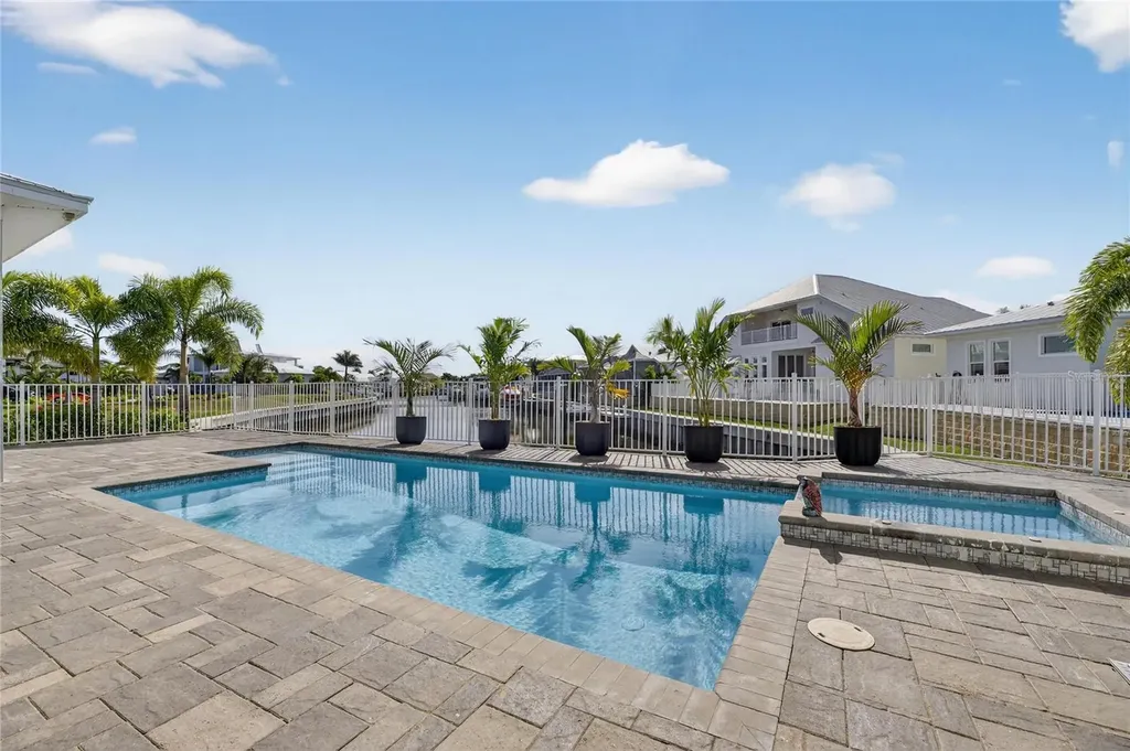 614 Pinckney Drive Apollo Beach FL 33572