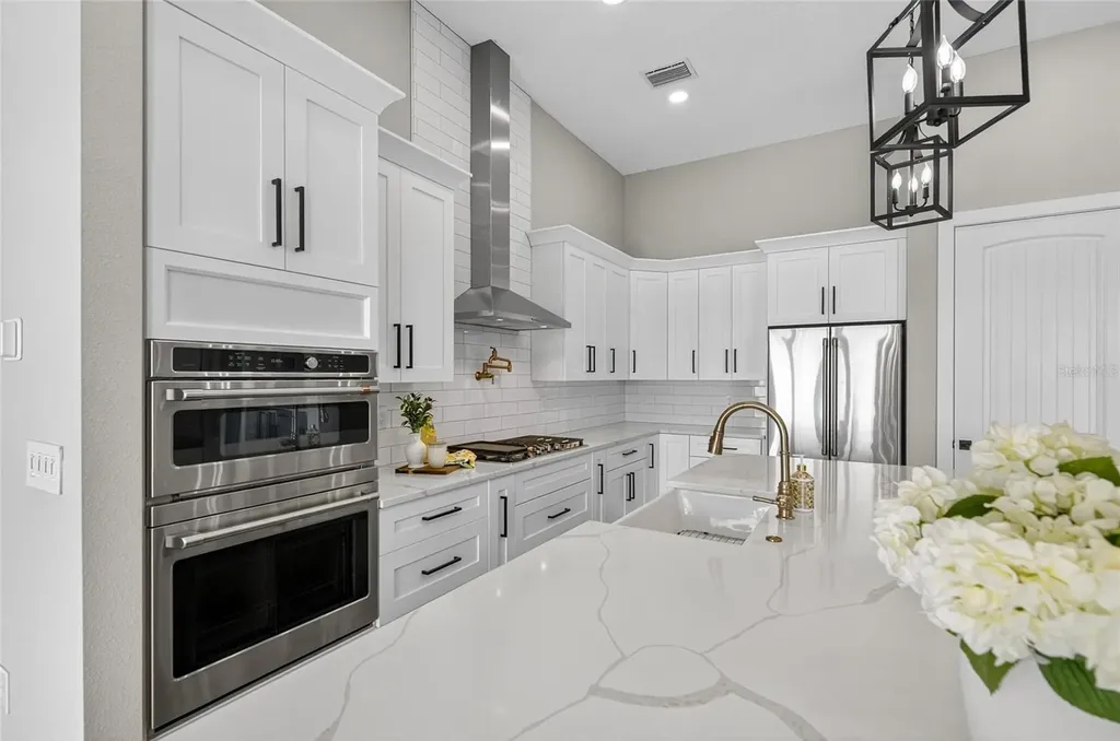 614 Pinckney Drive Apollo Beach FL 33572