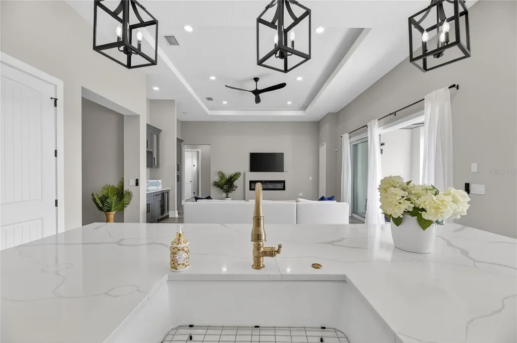 614 Pinckney Drive Apollo Beach FL 33572