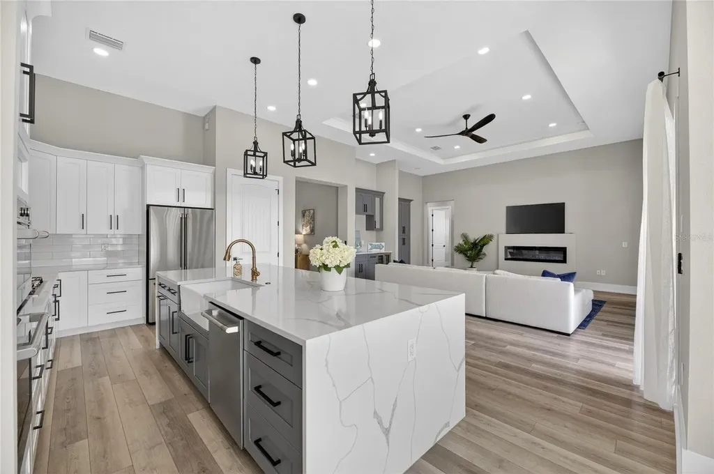 614 Pinckney Drive Apollo Beach FL 33572