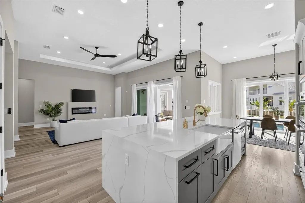 614 Pinckney Drive Apollo Beach FL 33572