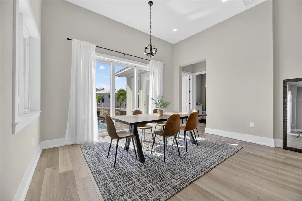 614 Pinckney Drive Apollo Beach FL 33572