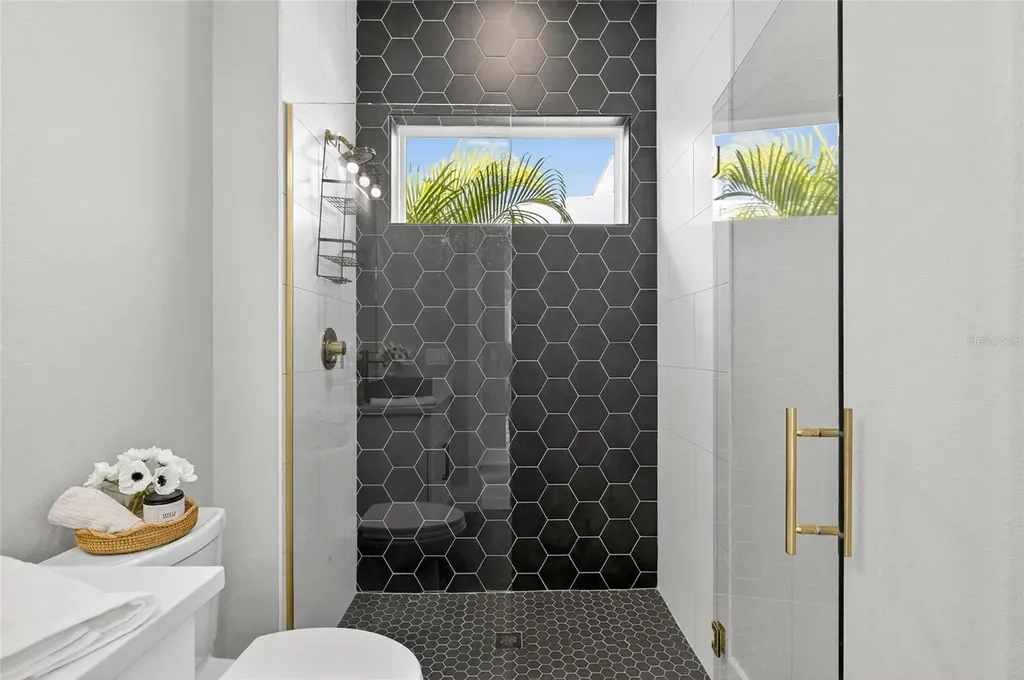 614 Pinckney Drive Apollo Beach FL 33572