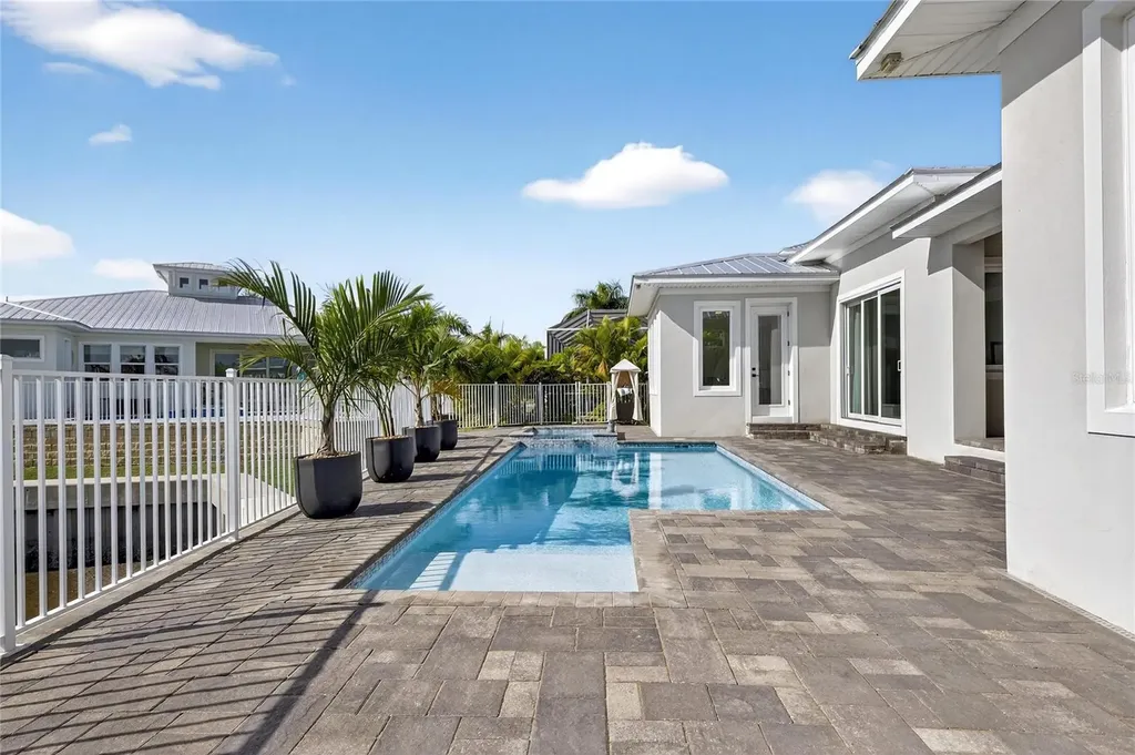 614 Pinckney Drive Apollo Beach FL 33572