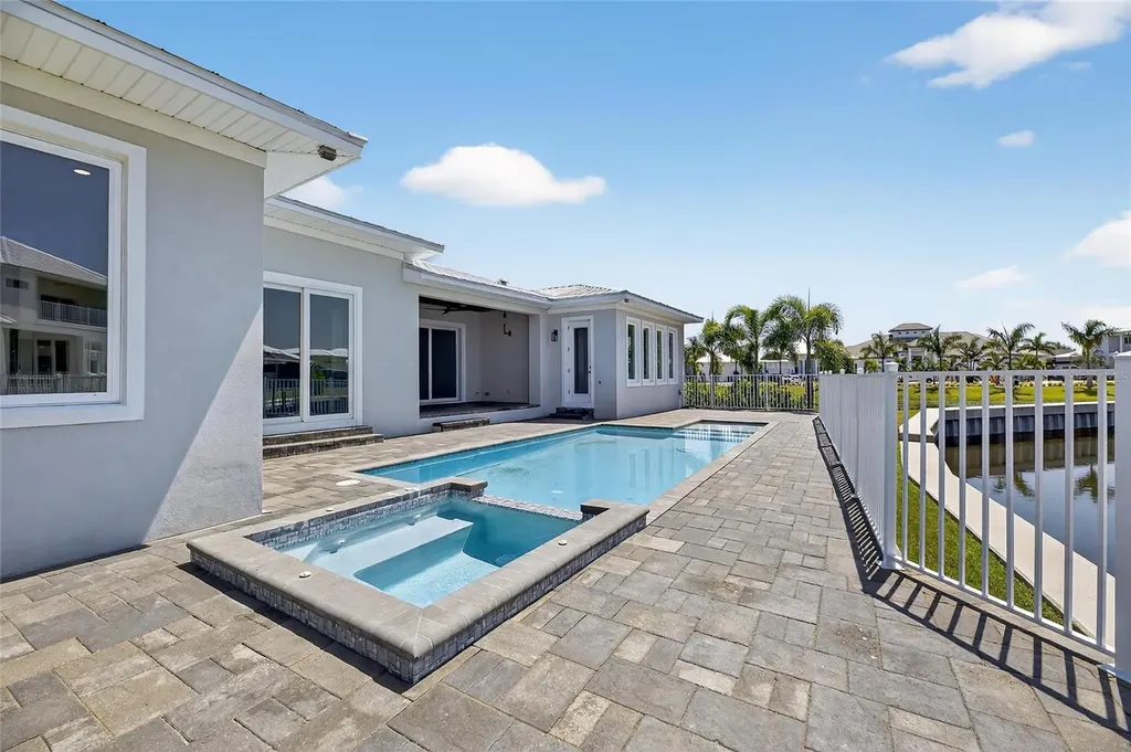 614 Pinckney Drive Apollo Beach FL 33572