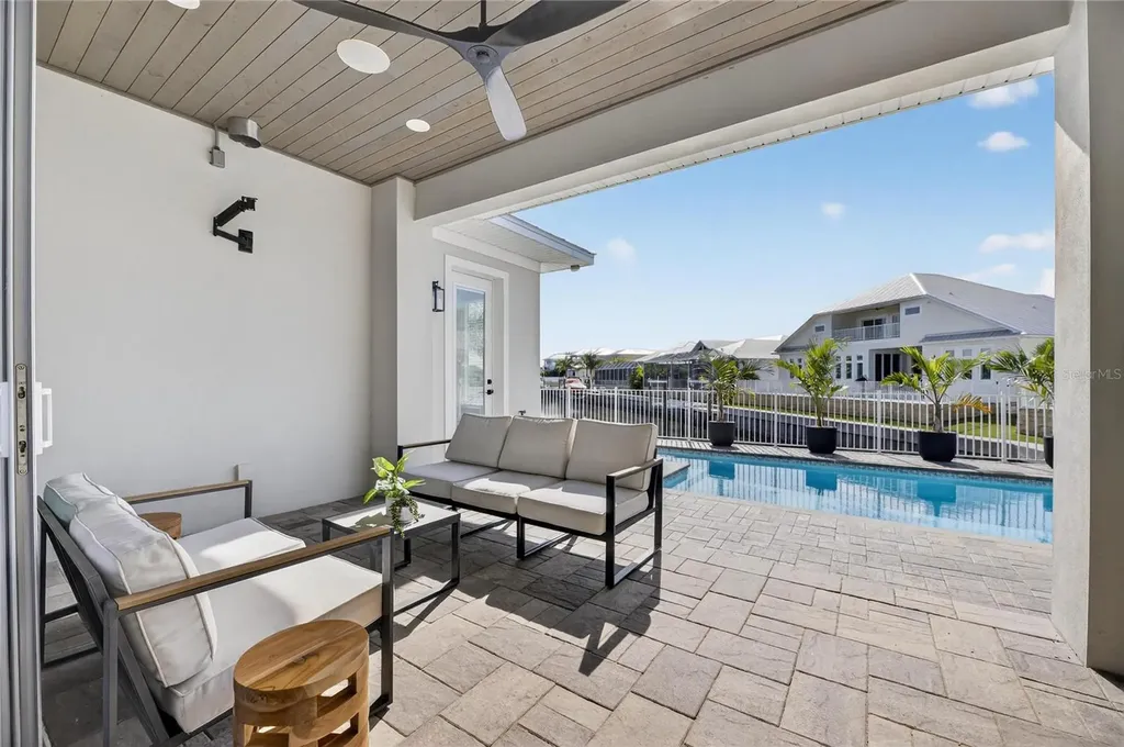 614 Pinckney Drive Apollo Beach FL 33572