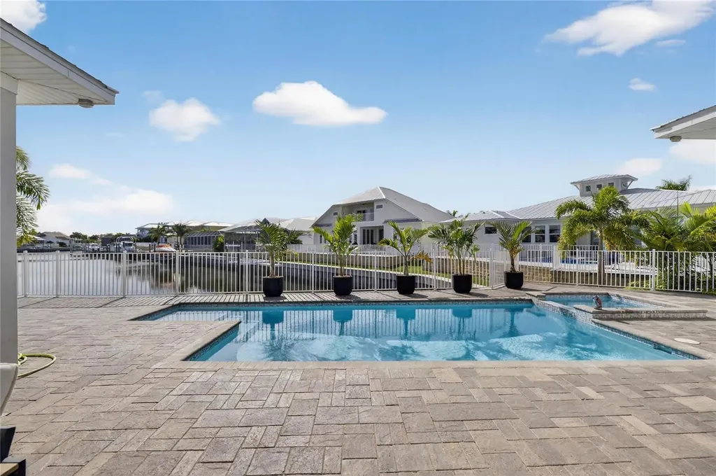 614 Pinckney Drive Apollo Beach FL 33572