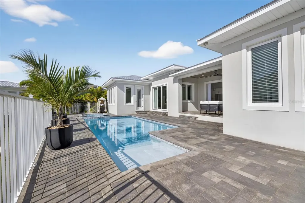 614 Pinckney Drive Apollo Beach FL 33572