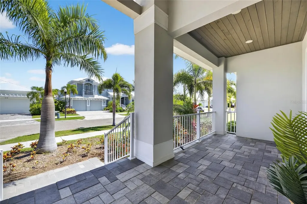 614 Pinckney Drive Apollo Beach FL 33572
