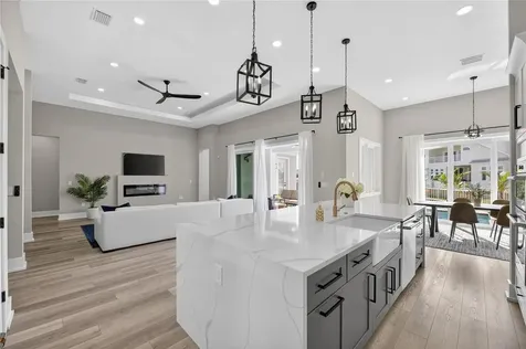 614 Pinckney Drive Apollo Beach FL 33572