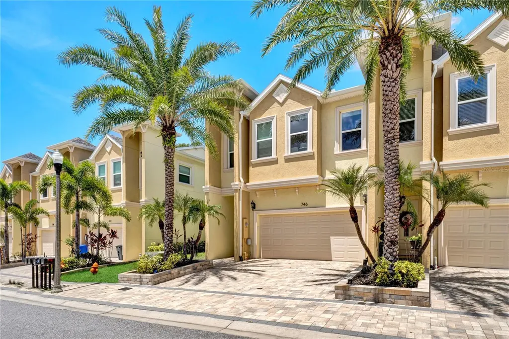 746 Grand Cypress Lane Tarpon Springs FL 34689