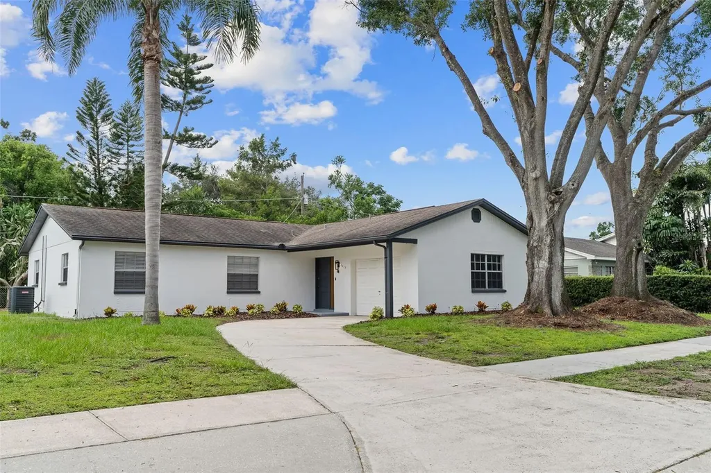 2512 Lake Ellen Circle Tampa FL 33618
