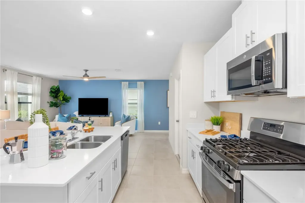 9076 Tequila Sunrise Drive Sarasota FL 34241