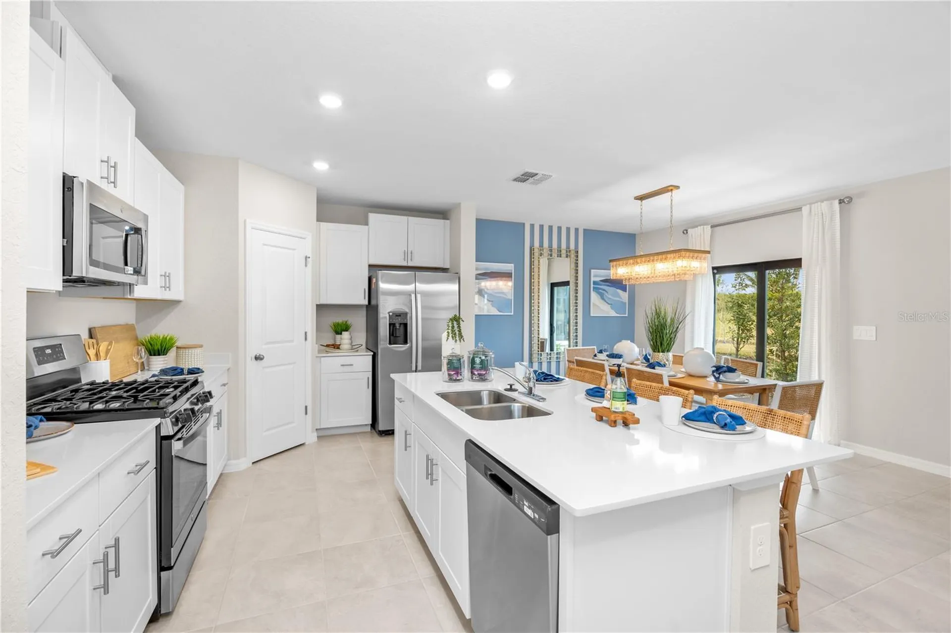 9076 Tequila Sunrise Drive Sarasota FL 34241