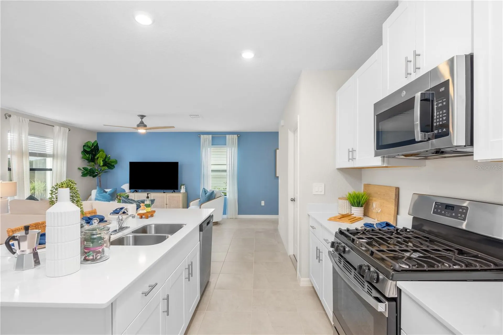 9076 Tequila Sunrise Drive Sarasota FL 34241