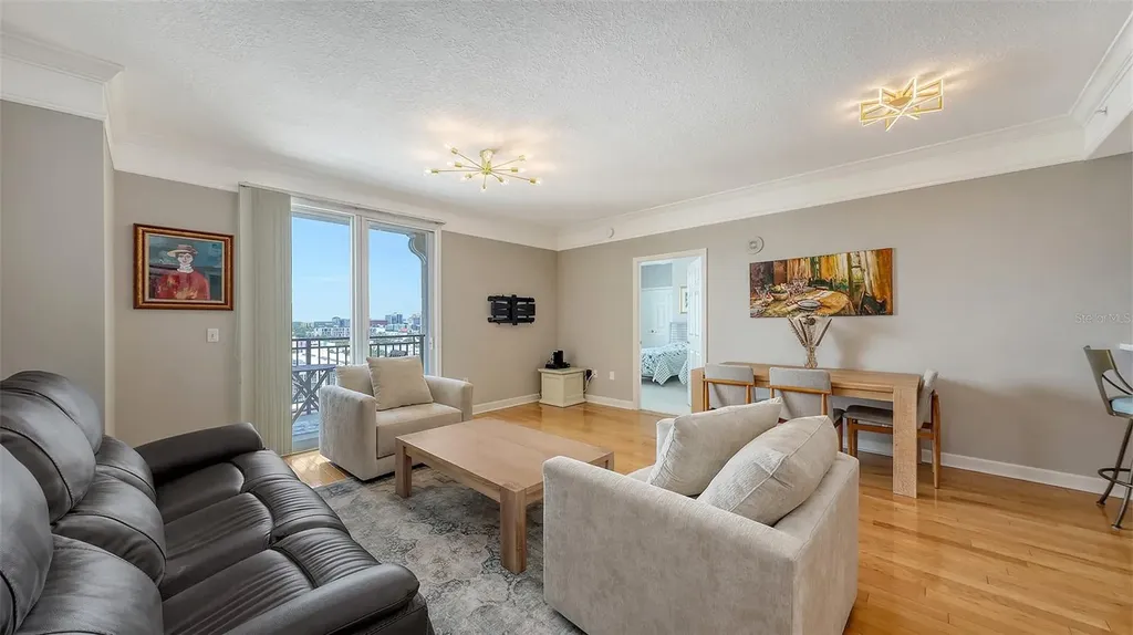 750 N Tamiami Trail Sarasota FL 34236