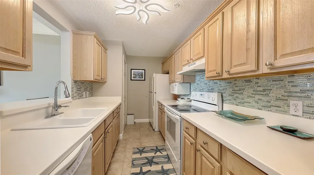 750 N Tamiami Trail Sarasota FL 34236